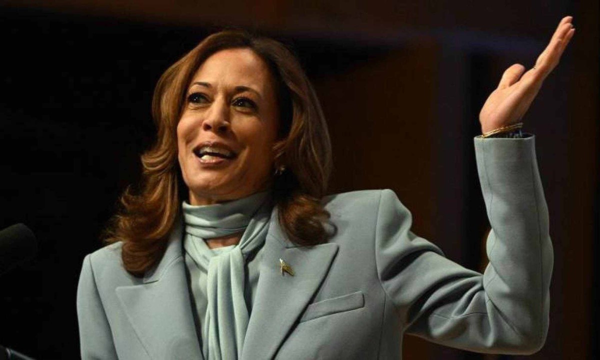 Kamala Harris é a democrata que disputa a presidência com Trump  -  (crédito: X/Imagem gerada por IA)