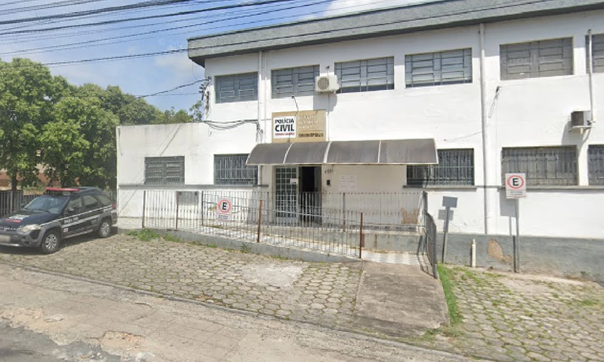 A Polícia Civil instaurou inquérito para apurar o caso -  (crédito: Reprodução Google Street View)