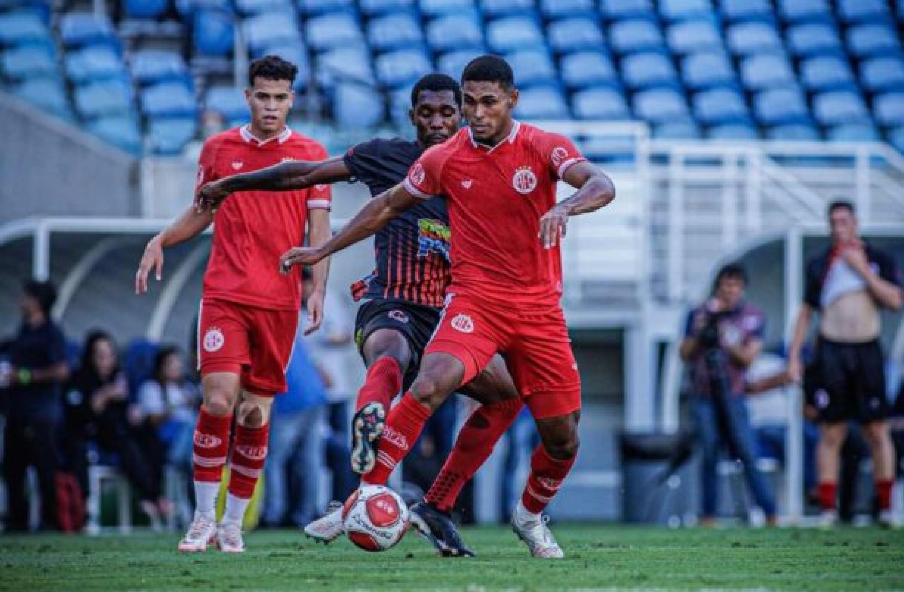 Vasco acerta contratação de três jogadores do América-RN sub-20