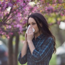 Aumento da presença de pólen combinado com o tempo seco e poluição podem piorar problemas respiratórios (Imagem: Budimir Jevtic | Shutterstock) -  (crédito: EdiCase)