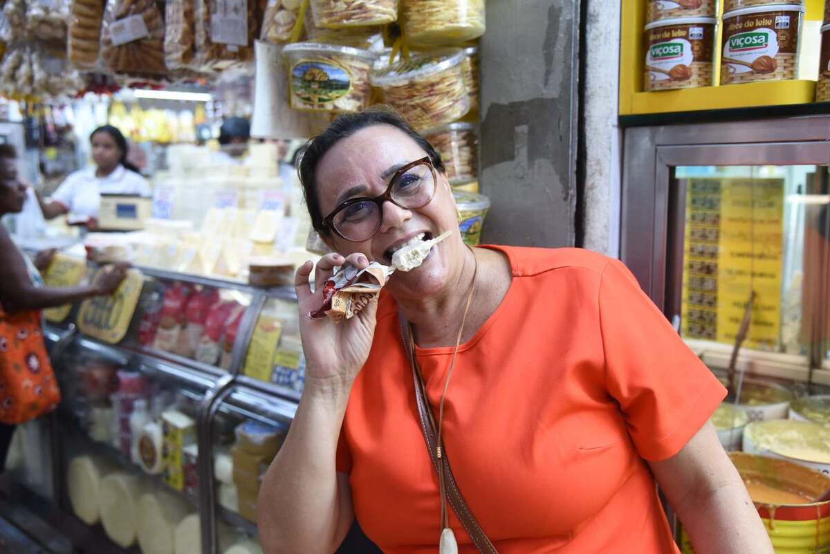 Áurea Alves é do Ceará, foi ao Mercado Central passear e foi surpreendida pelos picolés gratuitos