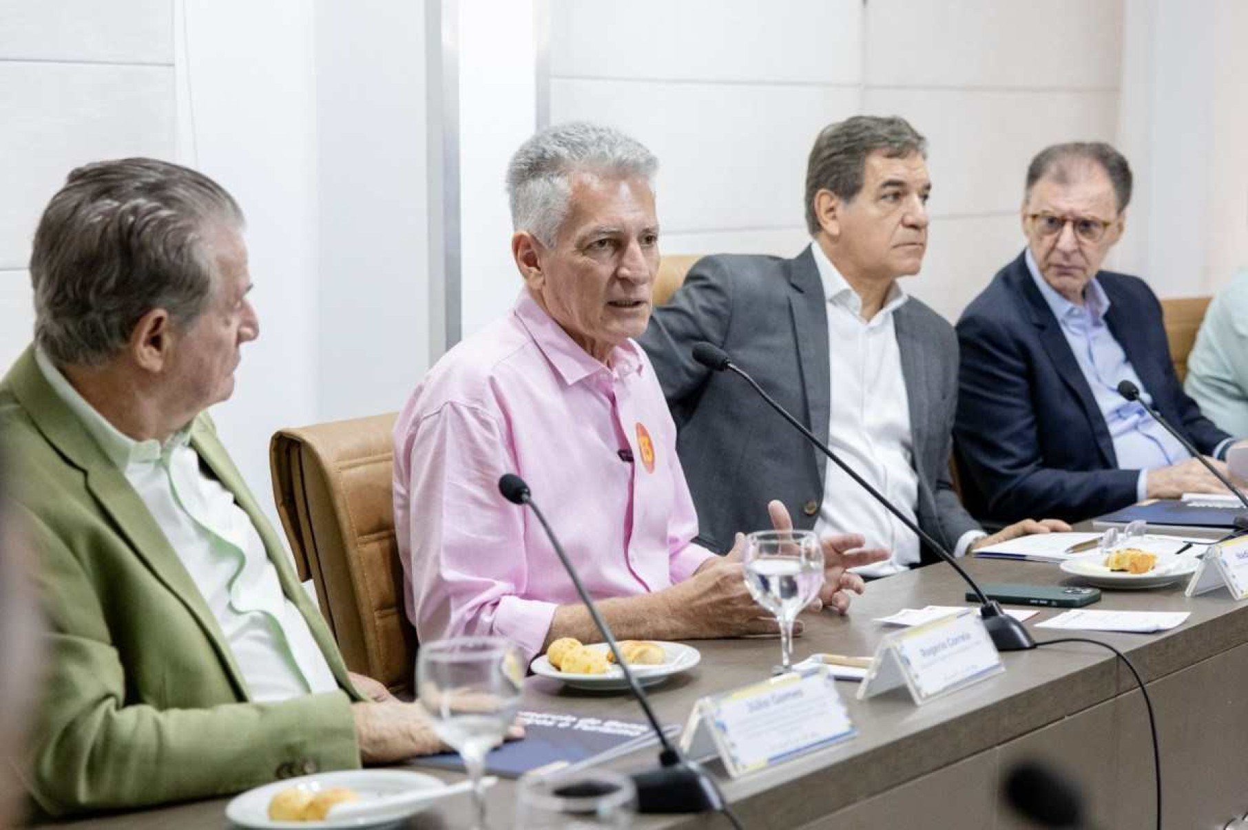 Correia garante que não irá aumentar tributos de comércios e serviços