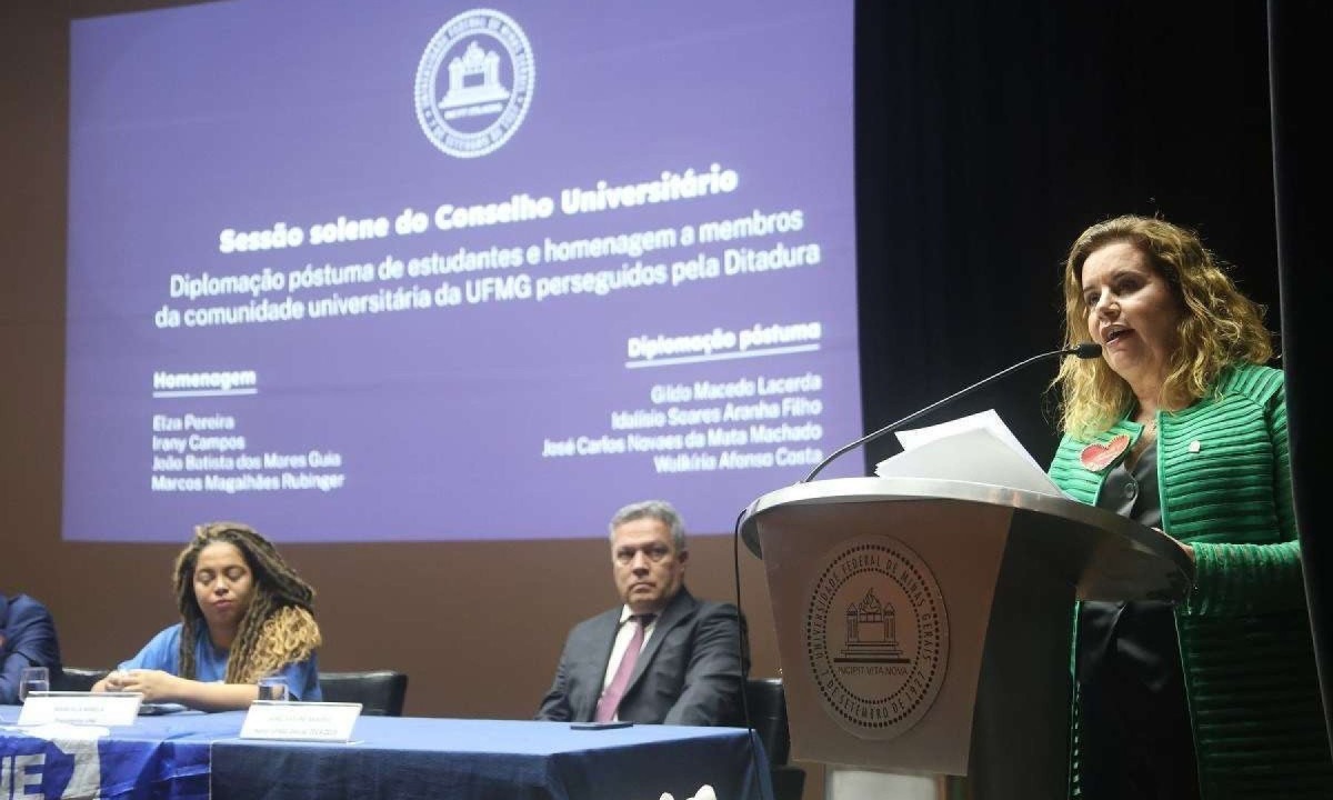 A professora Sandra Goulart Almeida, reitora da UFMG, lembrou das injustiças cometidas contra alunos, docentes e servidores da instituição
       -  (crédito: Marcos Vieira /EM/D.A.Press)