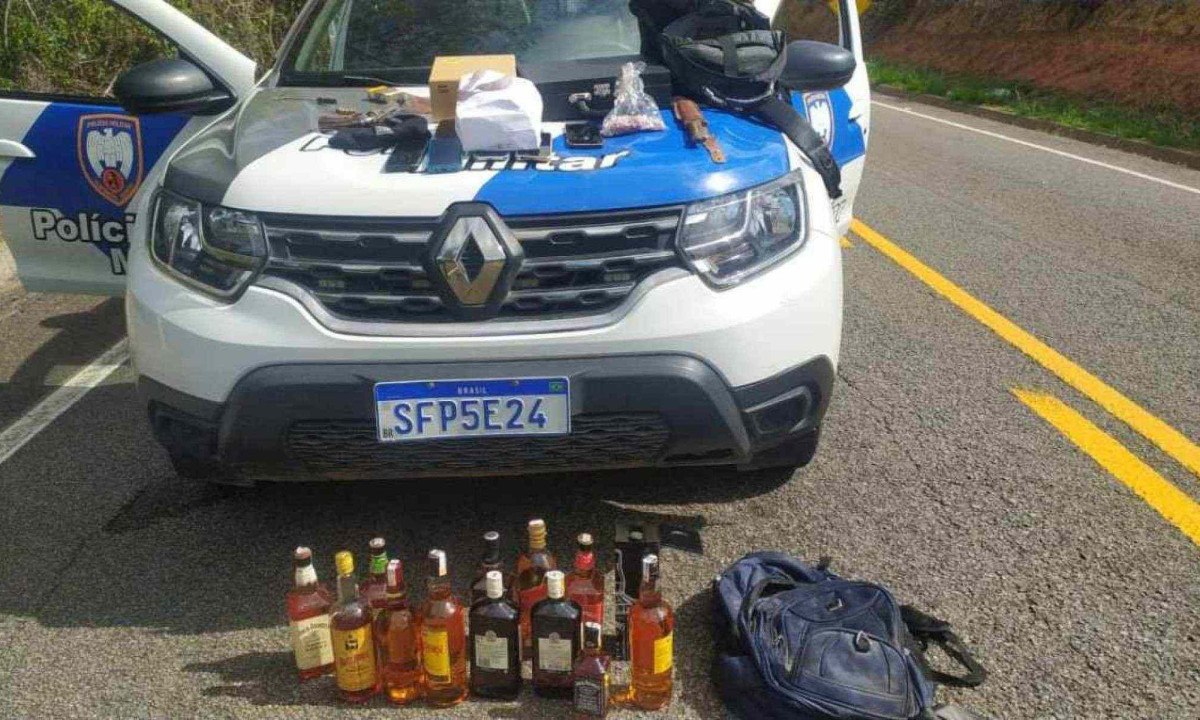 Os itens roubados foram recuperados no Espirito Santo -  (crédito: Reprodução / Polícia Militar de Minas Gerais)
