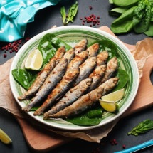 As sardinhas são um alimento acessível e nutritivo, repleto de benefícios para a saúde (Imagem: Nadiia Loboda | Shutterstock) -  (crédito: EdiCase)