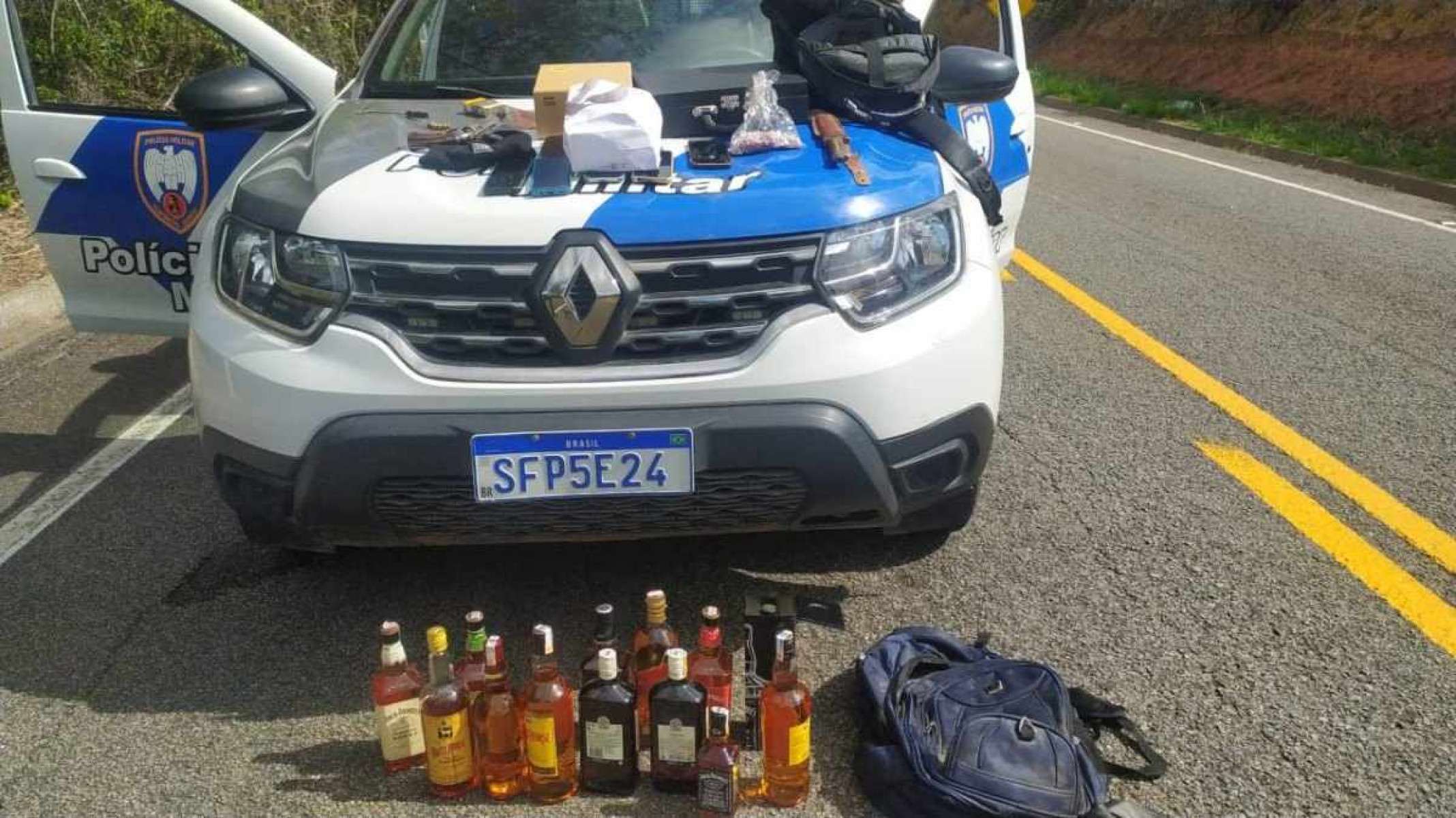 Homens invadem casa, amarram pai e filho, roubam bens e fogem para o ES