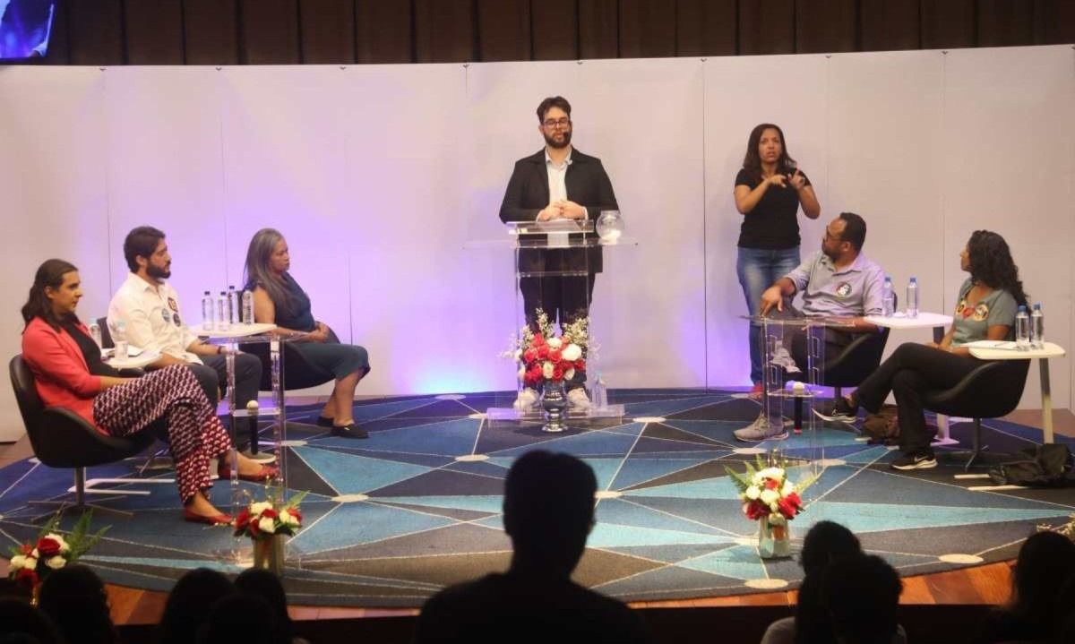 Debate é marcado por ausências em BH -  (crédito: MARCOS VIEIRA/EM/DAPRESS)