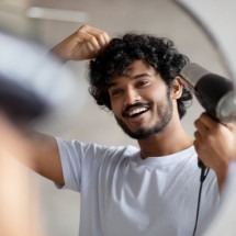 O cuidado com a beleza também é uma preocupação dos homens (Imagem: Prostock-studio | Shutterstock) -  (crédito: EdiCase)