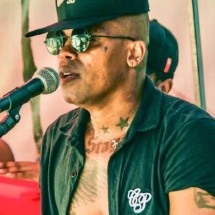 Atualmente, Maicosuel é vocalista da banda 'Pagode de Milhões' -  (crédito: Foto: Instagram @maico77oficial)