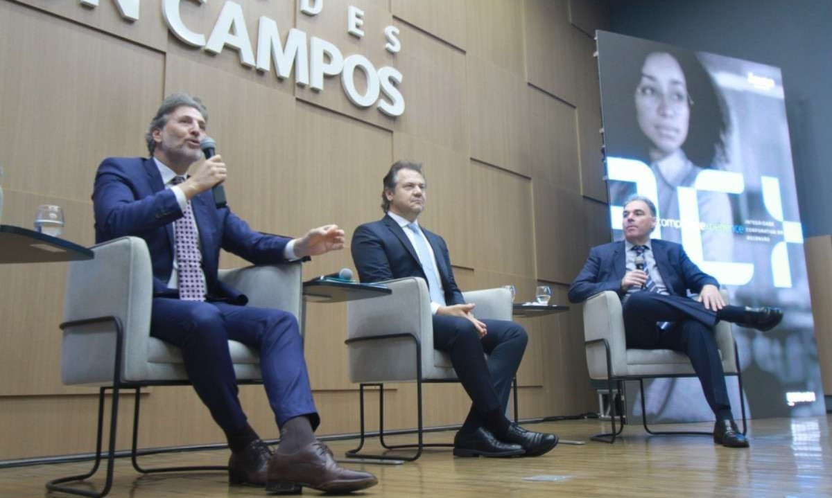 Na foto, o ex Procurador de Justica do MP/MG e professor, Nelson Rosenvald e o advogado e contador Marcio de Lima Leite, e, o Juiz de Direito e professor, Joao Batista Pacheco -  (crédito: Edesio Ferreira/EM/D.A Press)