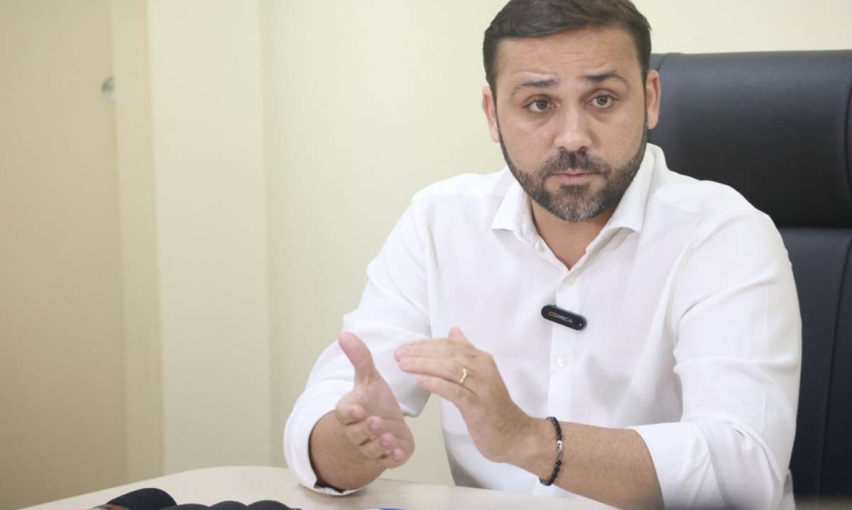 Transferência de alunos foi confirmada pelo secretário de Municipal de Educação, Bruno Barral, durante coletiva de imprensa nesta quinta-feira (26/9). -  (crédito: Marcos Vieira / EM / D.A Press)