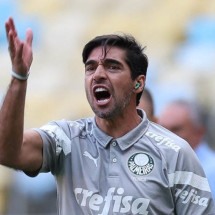 Abel é expulso por gesto obsceno, no duelo entre Palmeiras e Flamengo -  (crédito: Foto: Reprodução/Amazon)