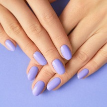 O cuidado com as unhas é um ritual importante para muitas mulheres (Imagem: Darya Lavinskaya | Shutterstock) -  (crédito: EdiCase)