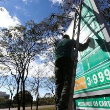Petrobras anuncia aumento do preço do diesel - Marcelo Camargo /Agencia Brasil