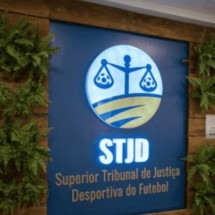 STJD reverteu punição de briga generalizada no Choque-Rei -  (crédito: Foto: Reprodução / Premiere)