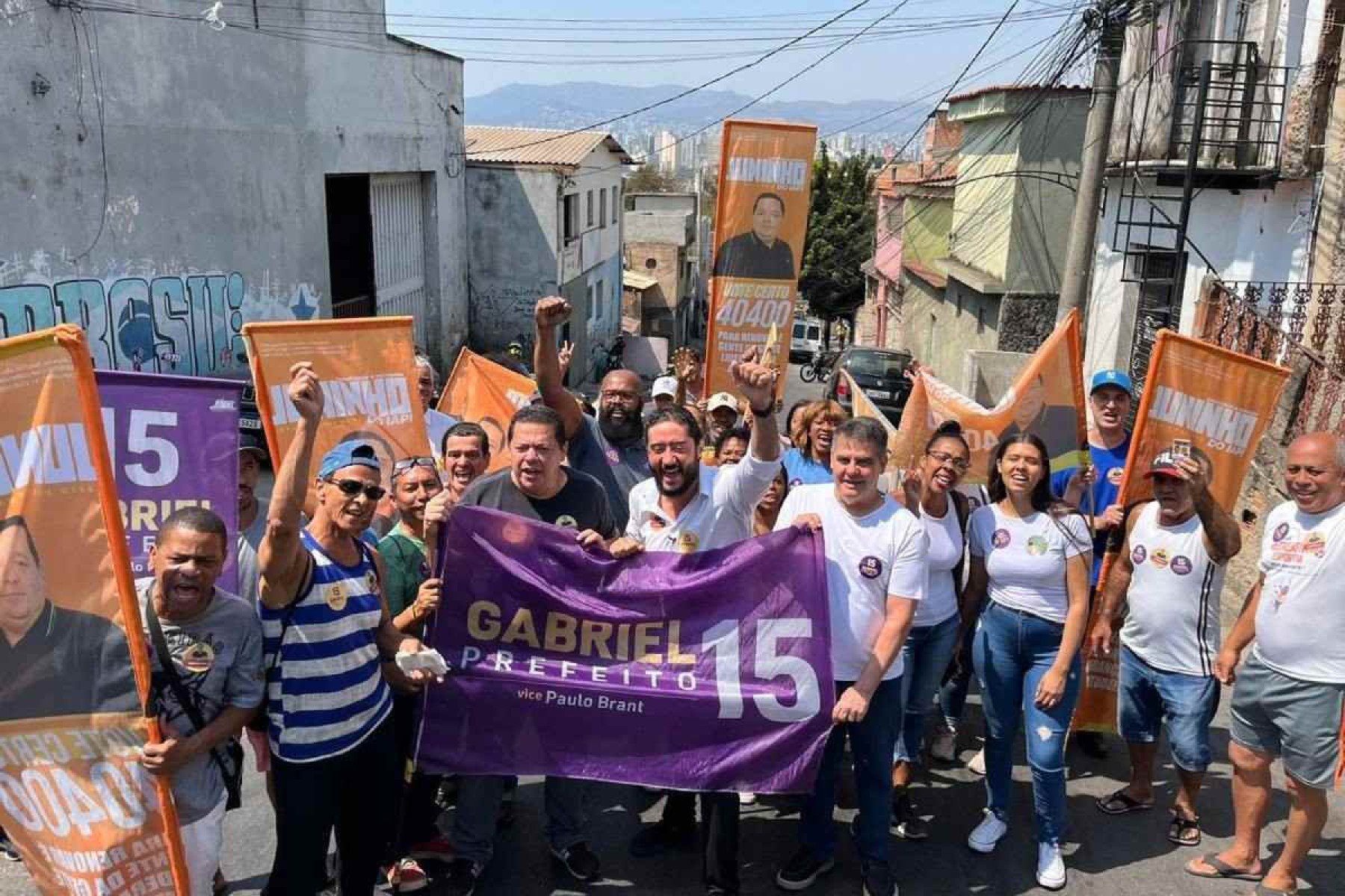 Gabriel Azevedo promete passe livre a moradores da Pedreira Prado Lopes