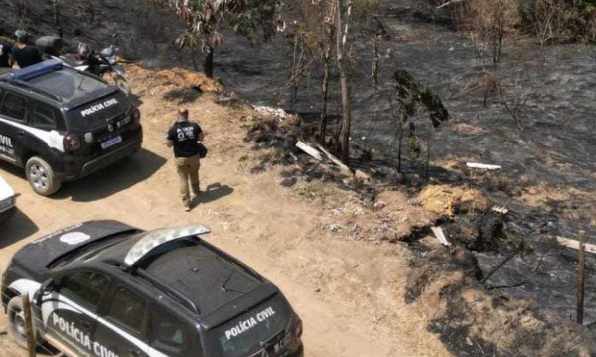 Três homens, de 31, 43 e 52 anos, são investigados pela Polícia Civil por atear fogo  -  (crédito: Reprodução / Polícia Civil)