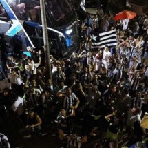 Botafogo é recebido com festa -  (crédito: Foto: Vitor Silva/BFR)