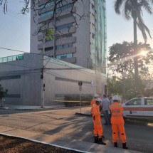 Estrondo em prédio em obras assusta moradores de Montes Claros - Luiz Ribeiro/EM/D.A/Press