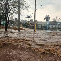 Uberlândia tem forte chuva e granizo depois de quase cinco meses de seca - Defesa Civil/Divulgação