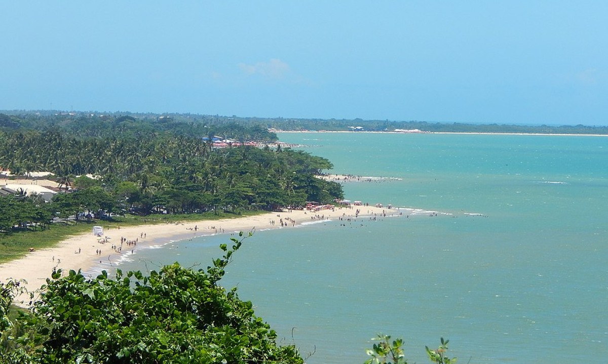 Área turística no sul da Bahia, a Costa do Descobrimento engloba os municípios de Belmonte, Porto Seguro e Santa Cruz Cabrália.   -  (crédito: Jackeline Gomes/Wikimedia Commons)