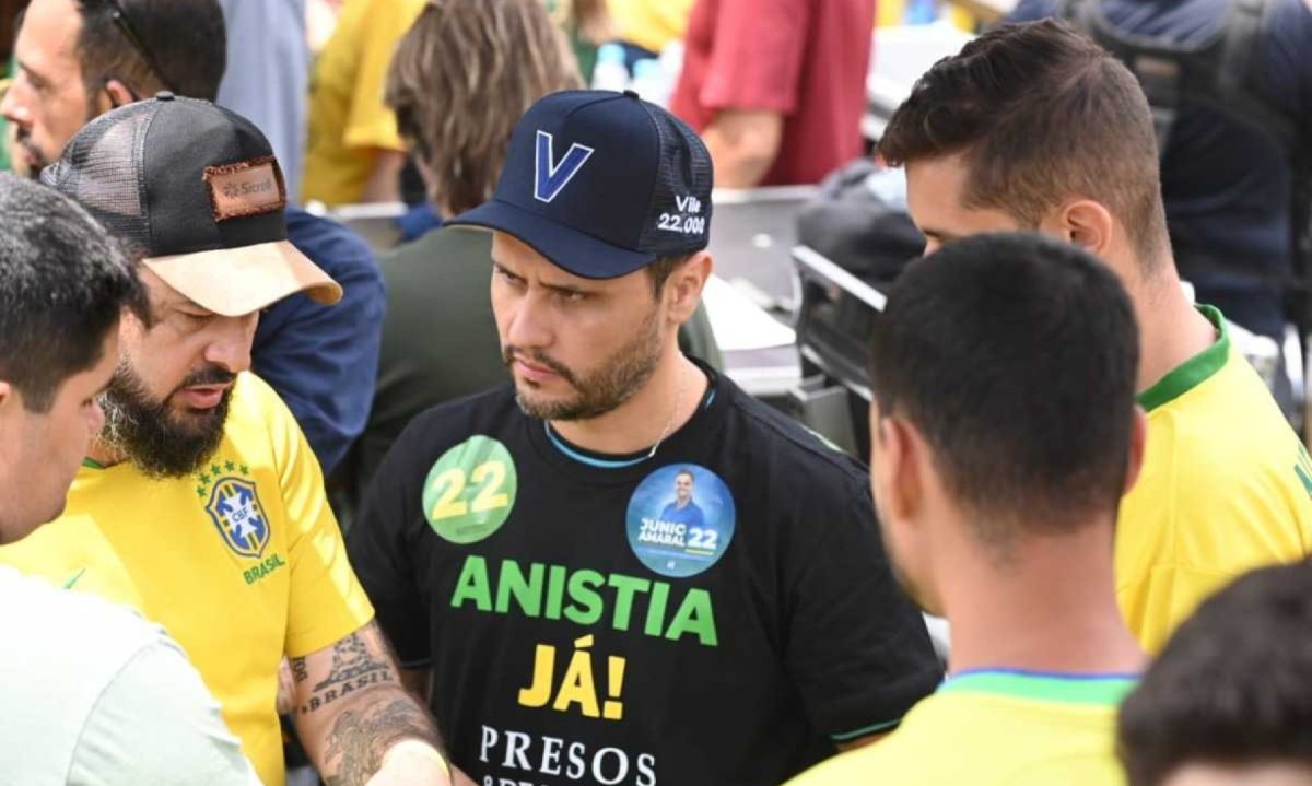 Cleitinho (Republicanos) esteve na Liberdade para pedir o impeachment de Moraes -  (crédito: LEANDRO COURI/EM/DAPRESS)