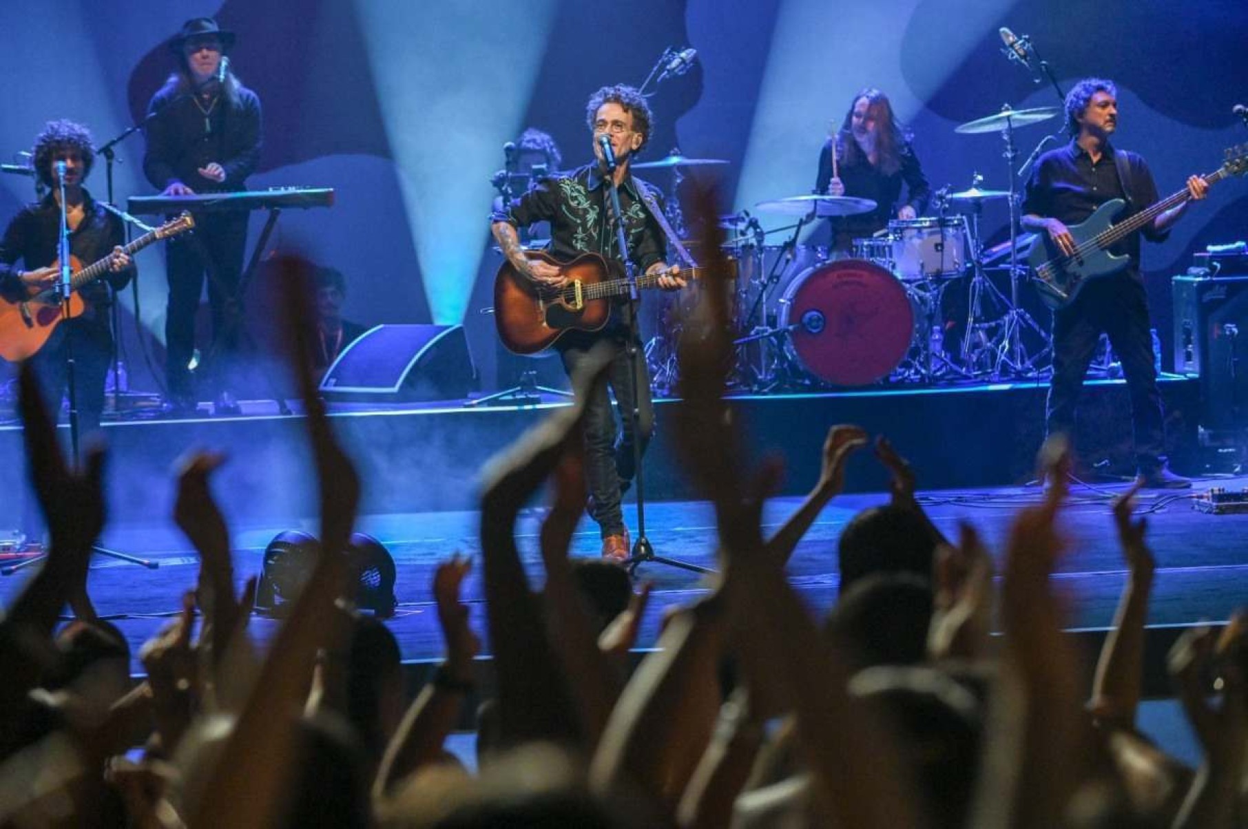 Nando Reis fala sobre a luta contra os vícios em show no Palácio das Artes