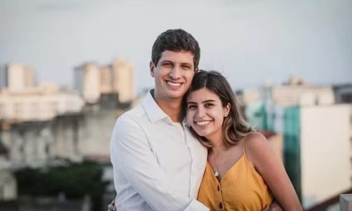 O prefeito Jo&atilde;o Campos (PSB) e a deputada federal e candidata a prefeitura de S&atilde;o Paulo Tabata Amaral (PSB)  -  (crédito: Reprodu&ccedil;&atilde;o/Redes Sociais)