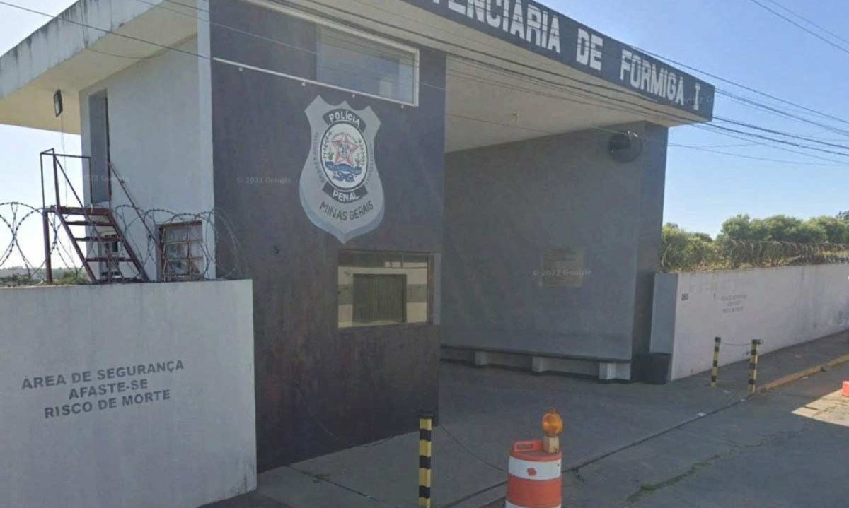 Homem foi achado morto na Penitenciária de Formiga, no Centro-Oeste de Minas Gerais -  (crédito: Google Street View/Reprodução)