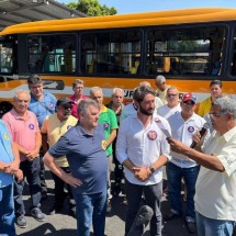 Gabriel Azevedo promete aumentar valor pago ao transporte suplementar - Divulgação