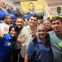 Engler faz corpo a corpo na região Leste de BH ao lado de Nikolas Ferreira - Lucas Mendes/ Campanha Bruno Engler