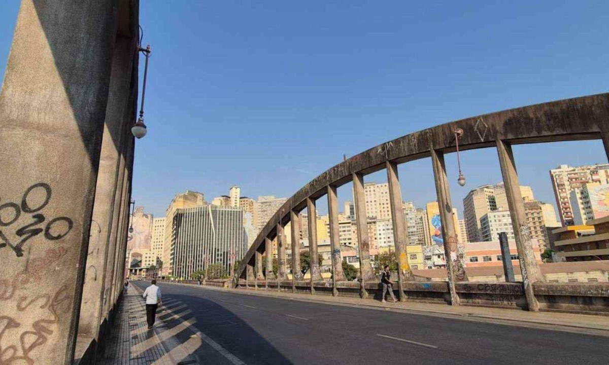 A capital mineira segue em alerta para onda de calor nesta sexta-feira -  (crédito: Jair Amaral / EM / D.A Press)