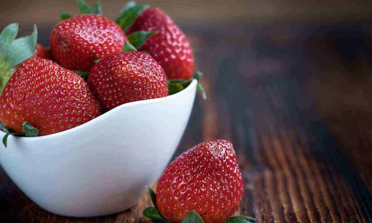 Morango está entre os alimentos ricos em polifenóis que possuem propriedades antioxidantes e anti-inflamatórias
 -  (crédito: PIXABAY/REPRODUÇÃO)