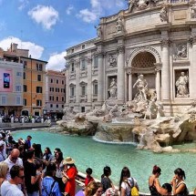 Símbolo de sorte: Descubra para onde vão as moedas jogadas na famosa Fontana di Trevi -  Flickr Slices of Light