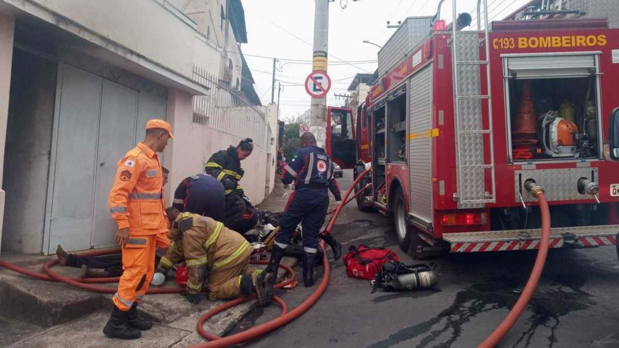 Homem morre em incêndio dentro de casa em cidade mineira