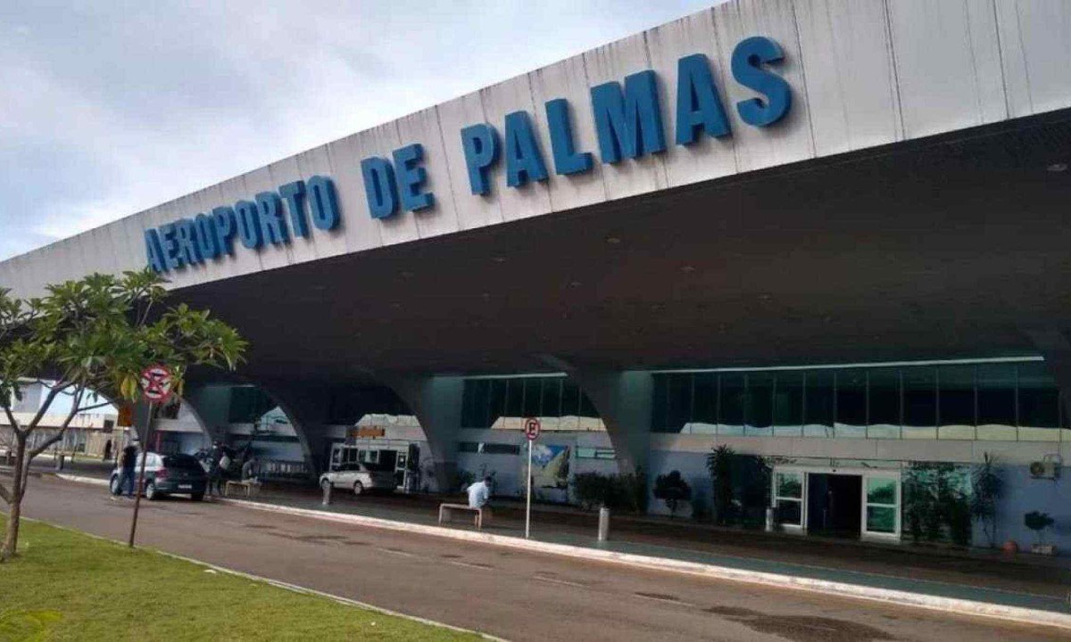 Passageiro teve um infarto a bordo de um voo que saiu de Brasília rumo a Miami. Piloto teve que fazer um voo de emergência no Aeroporto de Palmas -  (crédito: Procon/Divulgação)