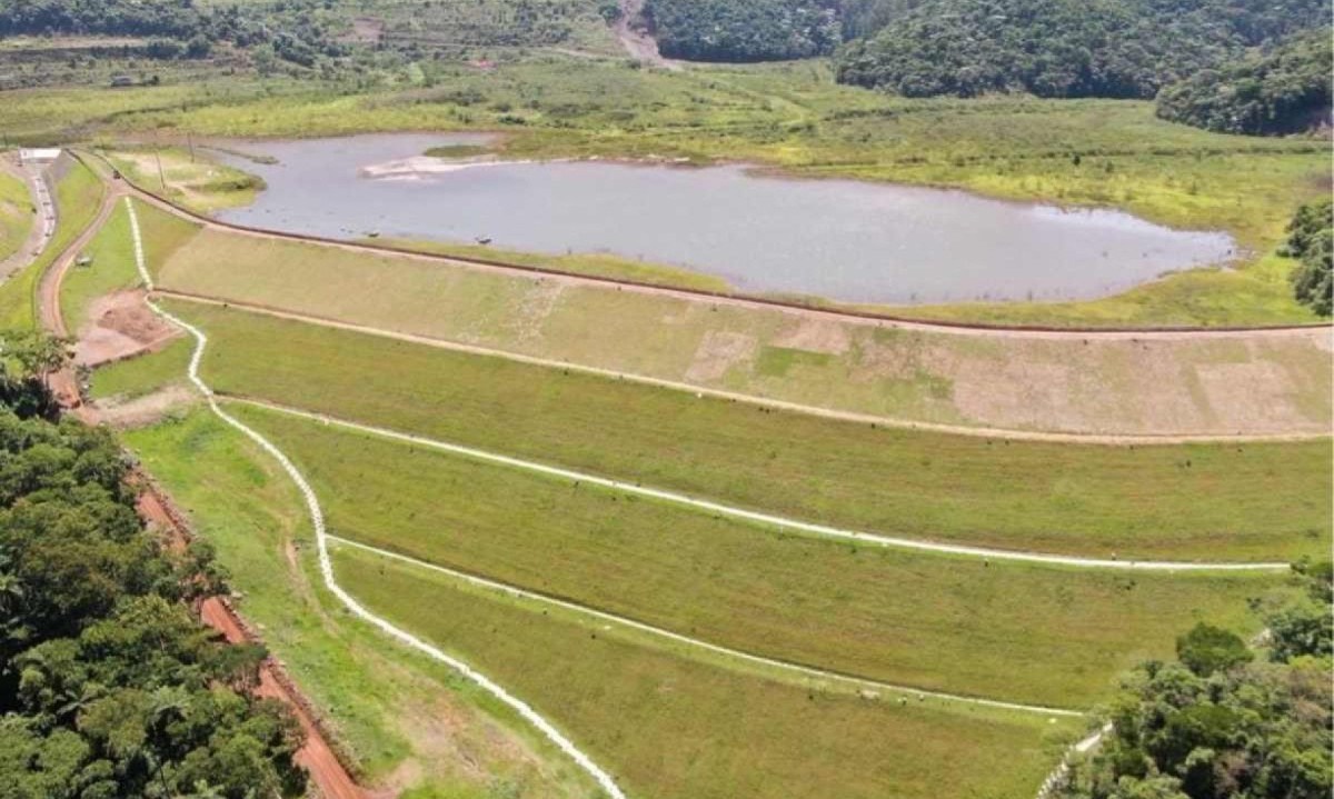 A barragem 5-Mutuca, em Nova Lima, tem um reservatório de cerca de 523 mil m² -  (crédito: Divulgação / Vale)