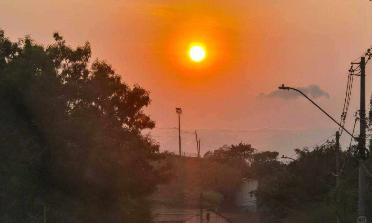 Onda de calor afeta cidades de Minas Gerais nesta sexta-feira (4/10) -  (crédito: Jair Amaral/EM/DA Press)