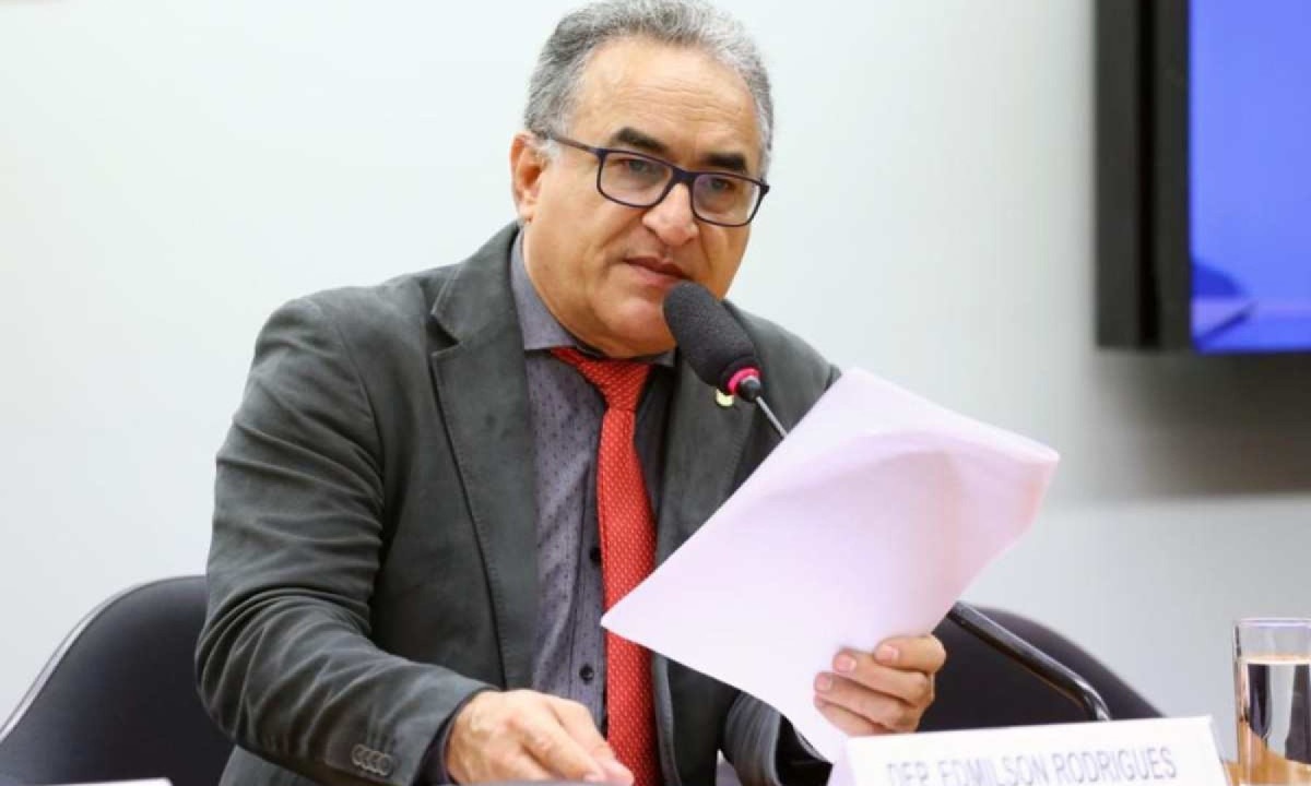 Edmilson Rodrigues tenta reeleição em Belém, mas enfrenta uma rejeição de 71% -  (crédito: Vinicius Loures/Câmara dos Deputados)