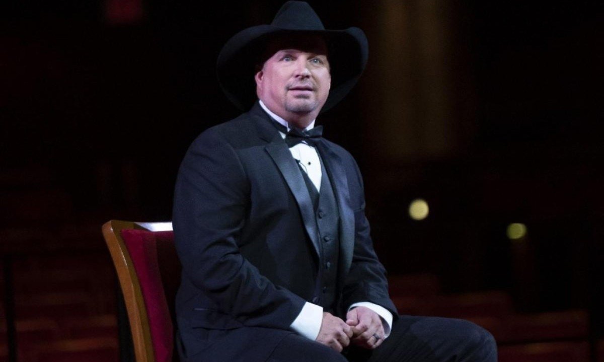Cantor e compositor country norte-americano Garth Brooks, homenageado pelo Kennedy Center em 2021, agora acusado de estupro -  (crédito: Andrew CABALLERO-REYNOLDS / AFP)