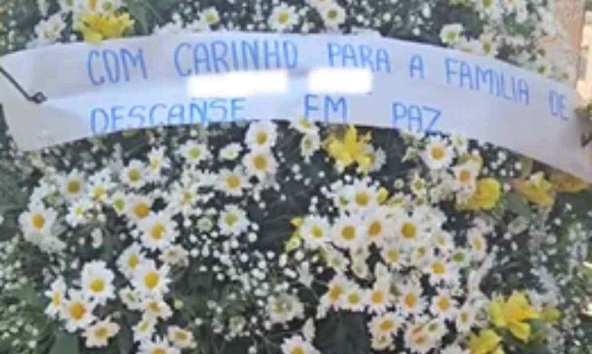 Coroa de flores sugeria o falecimento de familiar do candidato à Prefeitura de Caeté, Geraldo Vale (PP) -  (crédito: Reprodução/Arquivo pessoal)