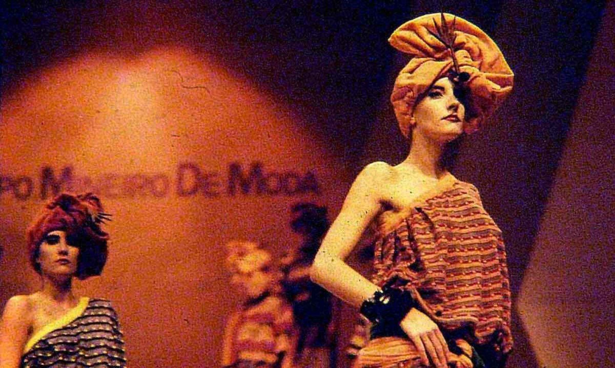 Desfile do grupo mineiro de moda no Palácio das Artes (1983) -  (crédito: Ilana Lansky/divulgação )