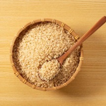 O arroz integral oferece diversos benefícios à saúde (Imagem: masa44 | Shutterstock) -  (crédito: EdiCase)