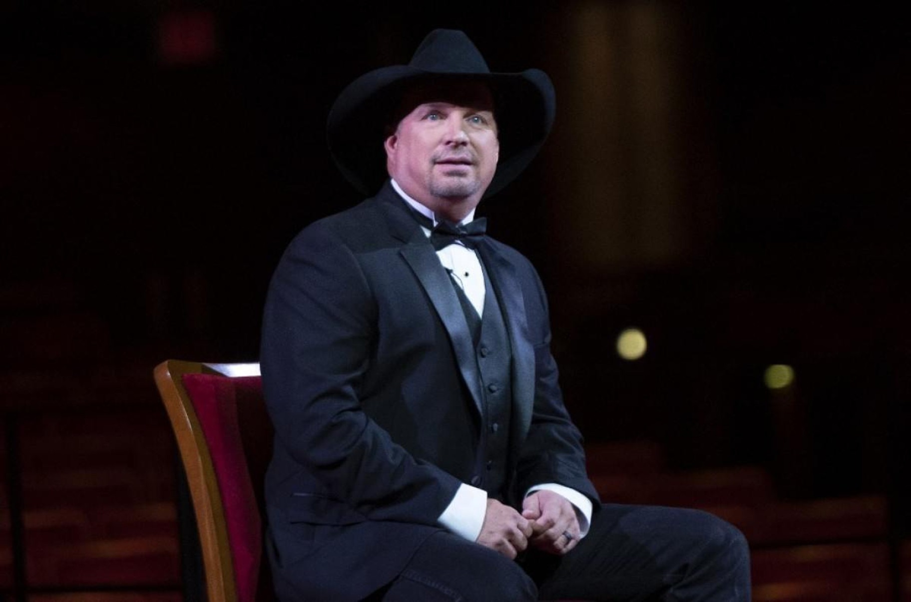 Astro do country Garth Brooks é acusado de estupro