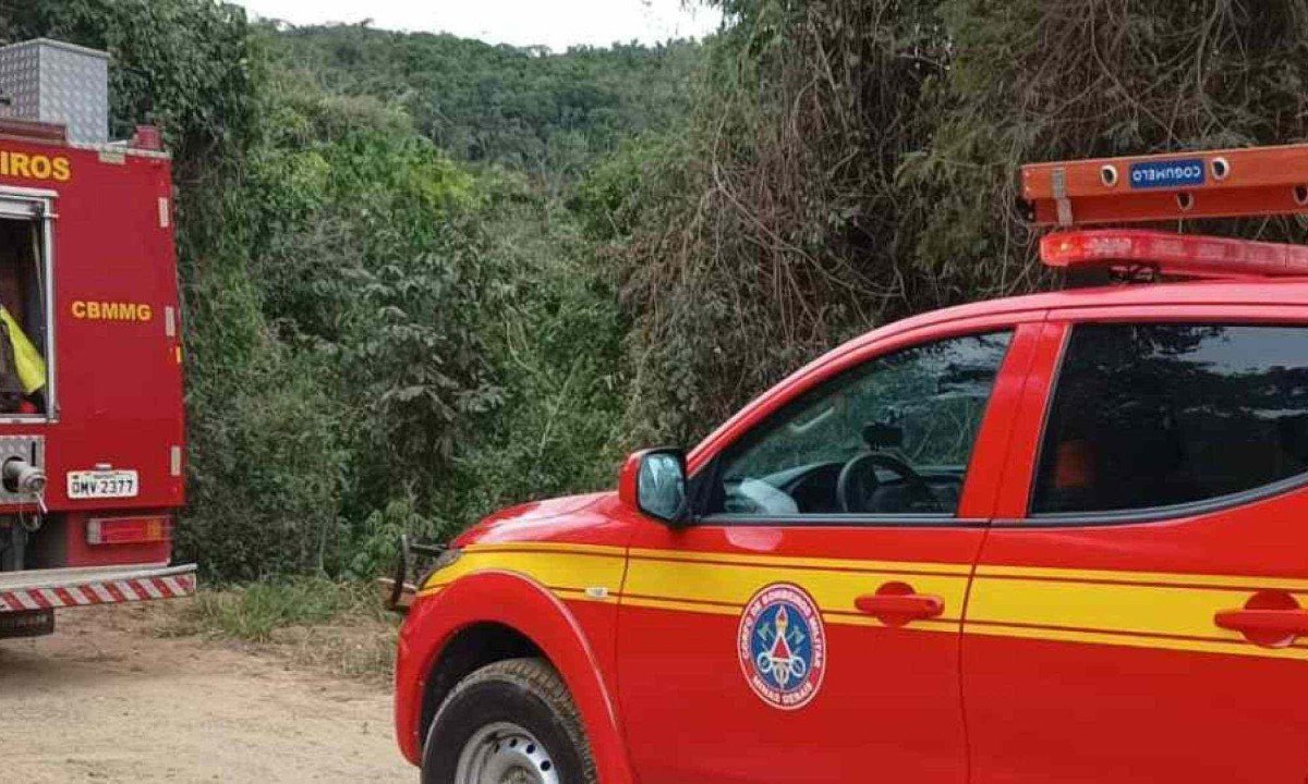 Corpo em estado avançado de decomposição foi resgatado pelo Corpo de Bombeiros -  (crédito: Divulgação/CBMMG)