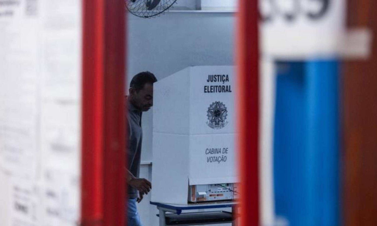 Os candidatos Ricardo Nunes (à esquerda na imagem), Guilherme Boulos (centro), e Pablo Marçal (direita) estão em empate técnico -  (crédito: Agência Brasil e EPA-EFE/REX/Shutterstock)