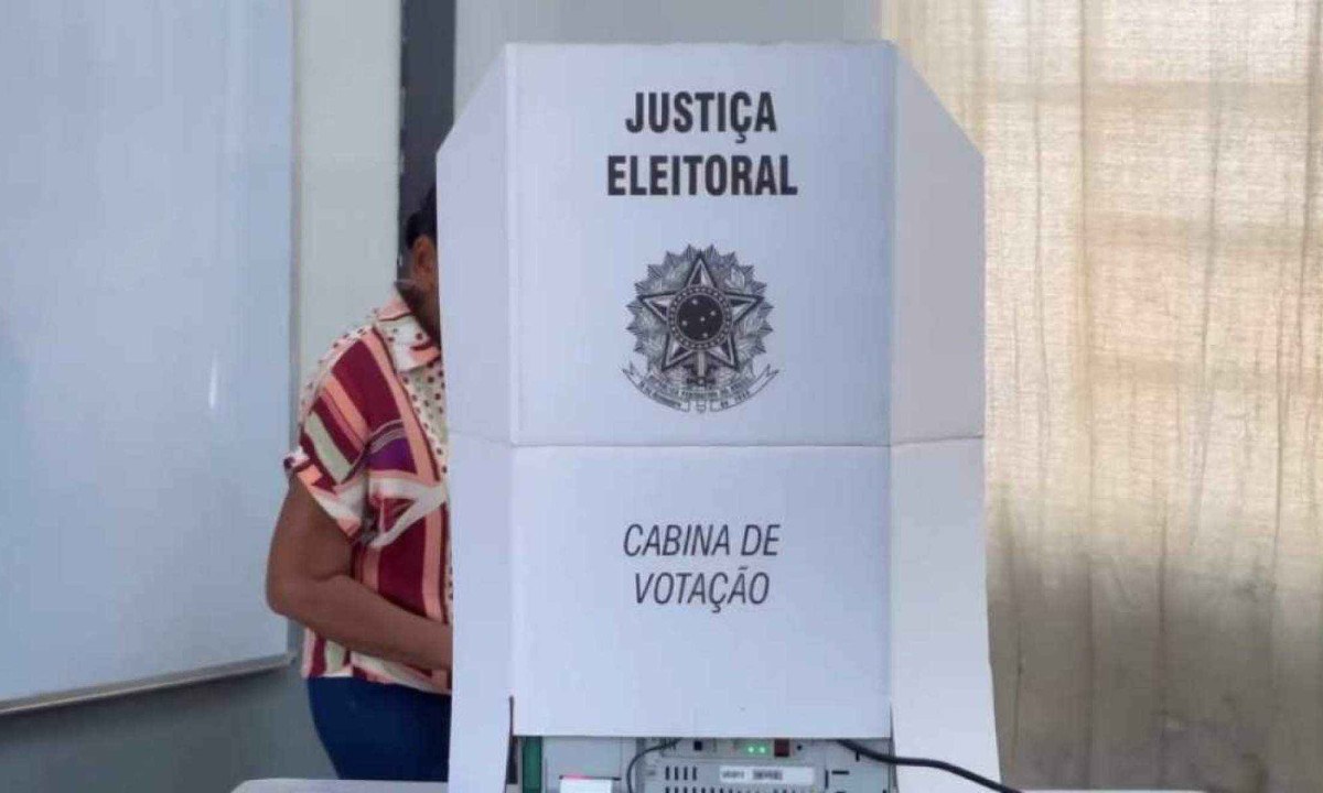 Eleitores começaram a votar já nas primeiras horas da manhã  -  (crédito: Cadu Ibarra/ CB. DAPress)