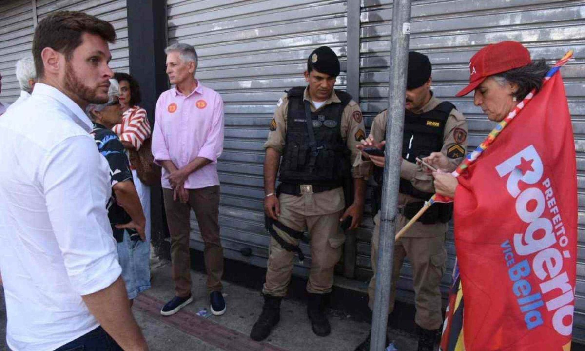 Rogério Correia (PT) e a família foram alvos de agressão verbal depois de o candidato à PBH votar na manhã deste domingo (6) -  (crédito: Gladyston Rodrigues/EM/DA Press)