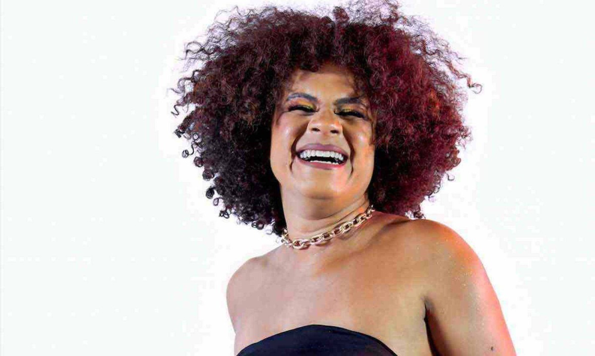 Cinara Ribeiro lançou em 2015 o álbum "O samba mandou me chamar" e fundou o Bloco da Cinara, dois anos mais tarde, em Santa Tereza -  (crédito: HEDGARD MORAES/DIVULGAÇÃO)