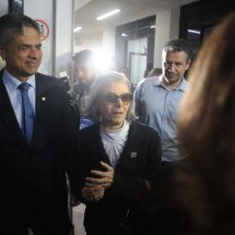 Ministra Cármem Lúcia vota em BH e evitar falar de política - Alexandre Guzanshe/EM/DA Press